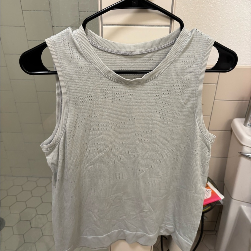 Lululemon Women’s Silver Muscle Tee